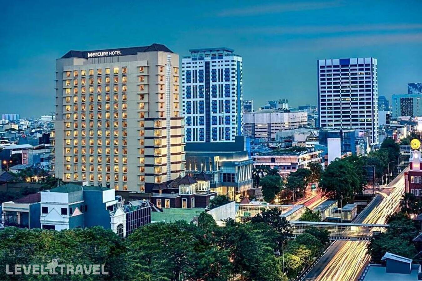 фотографии номера Делюкс отеля Mercure Jakarta Kota в Индонезия(Джакарта) - фото №6