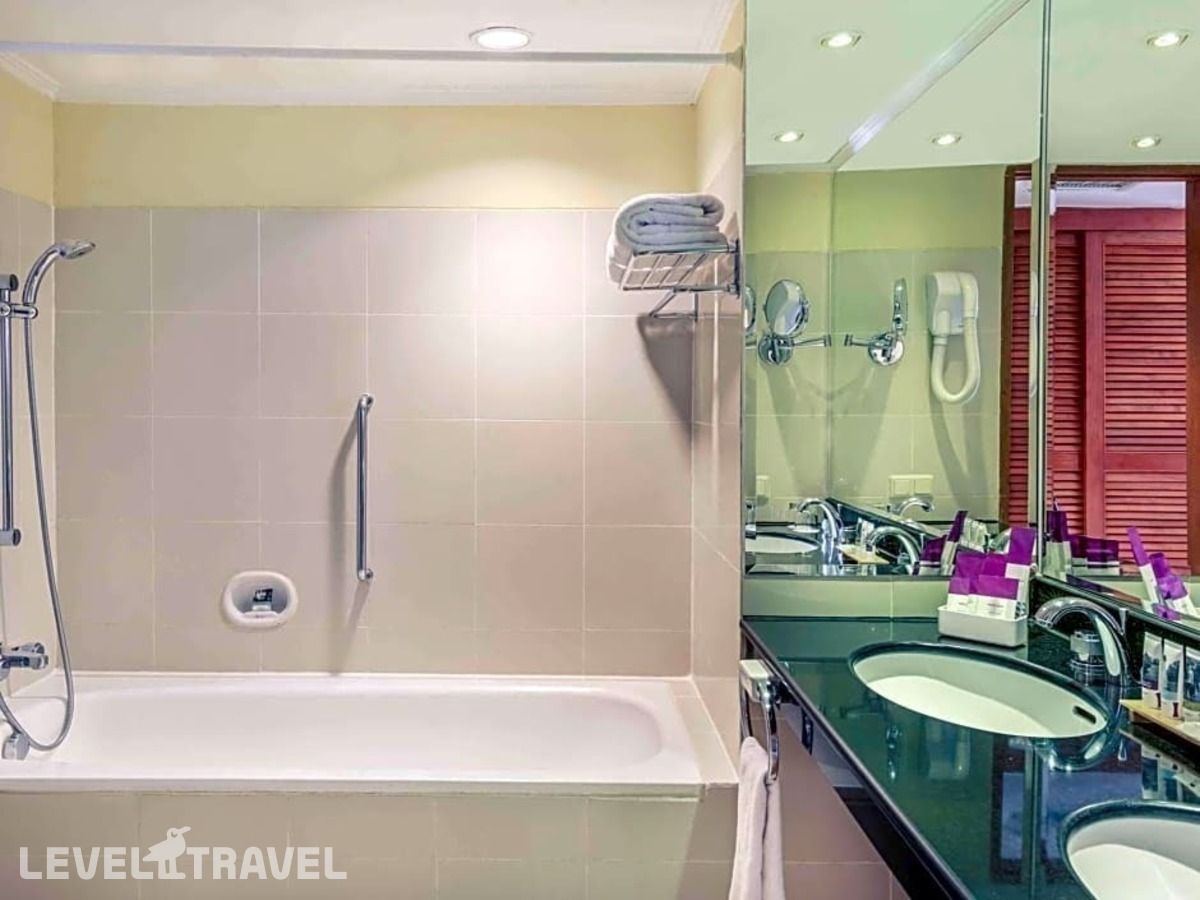 фотографии номера Делюкс отеля Mercure Jakarta Kota в Индонезия(Джакарта) - фото №4