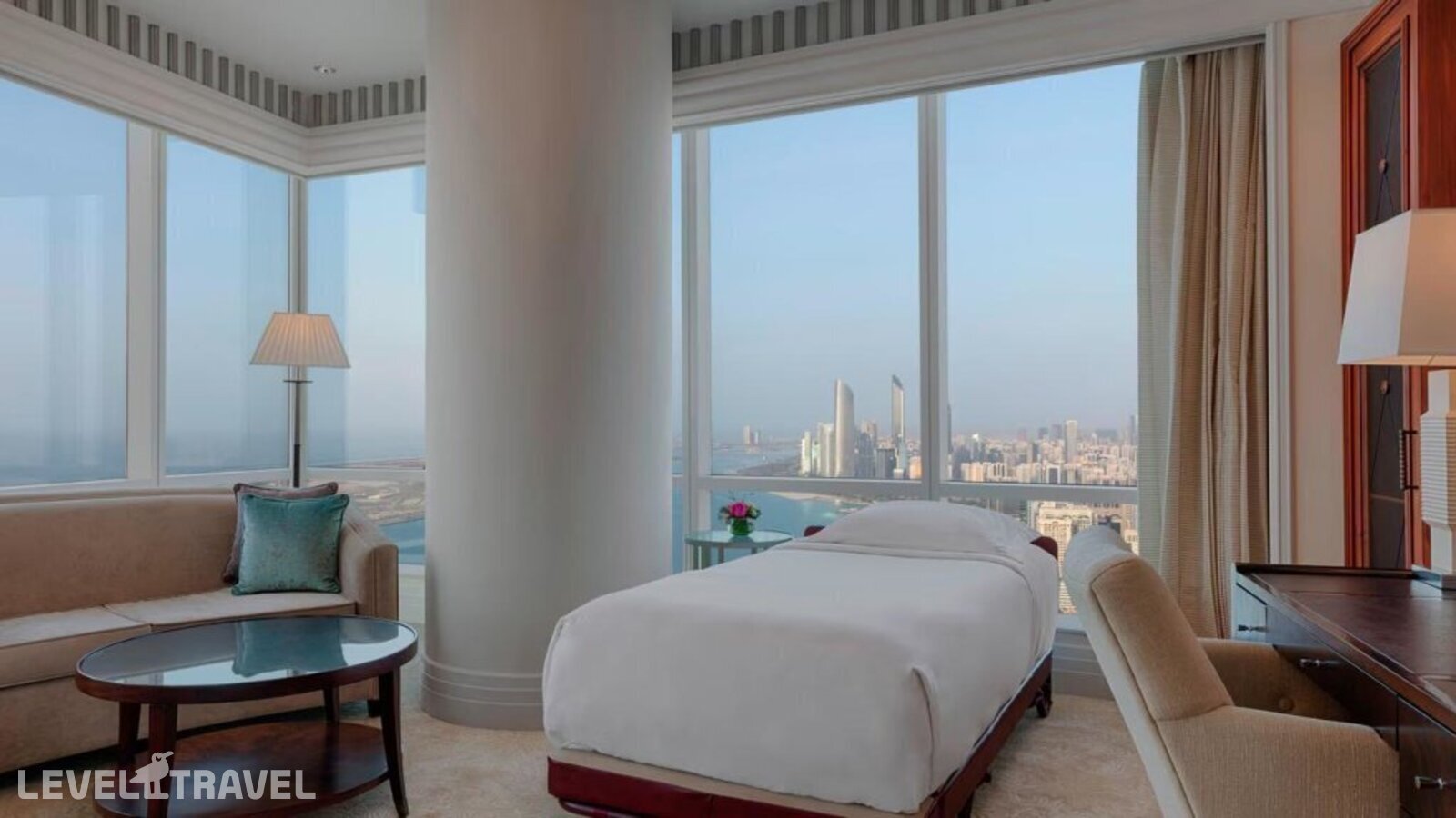 фотографии номера Люкс Гранд отеля The St. Regis Hotel Abu Dhabi в ОАЭ(Абу-Даби) - фото №2