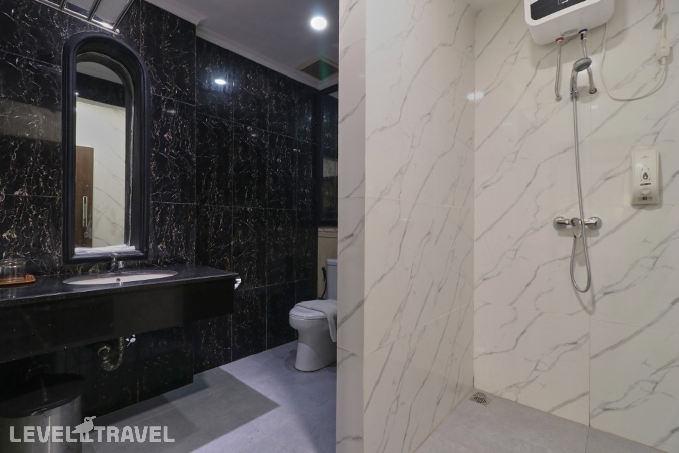 фотографии номера Делюкс (две односпальные кровати) отеля Coin's Hotel Jakarta в Индонезия(Джакарта) - фото №11