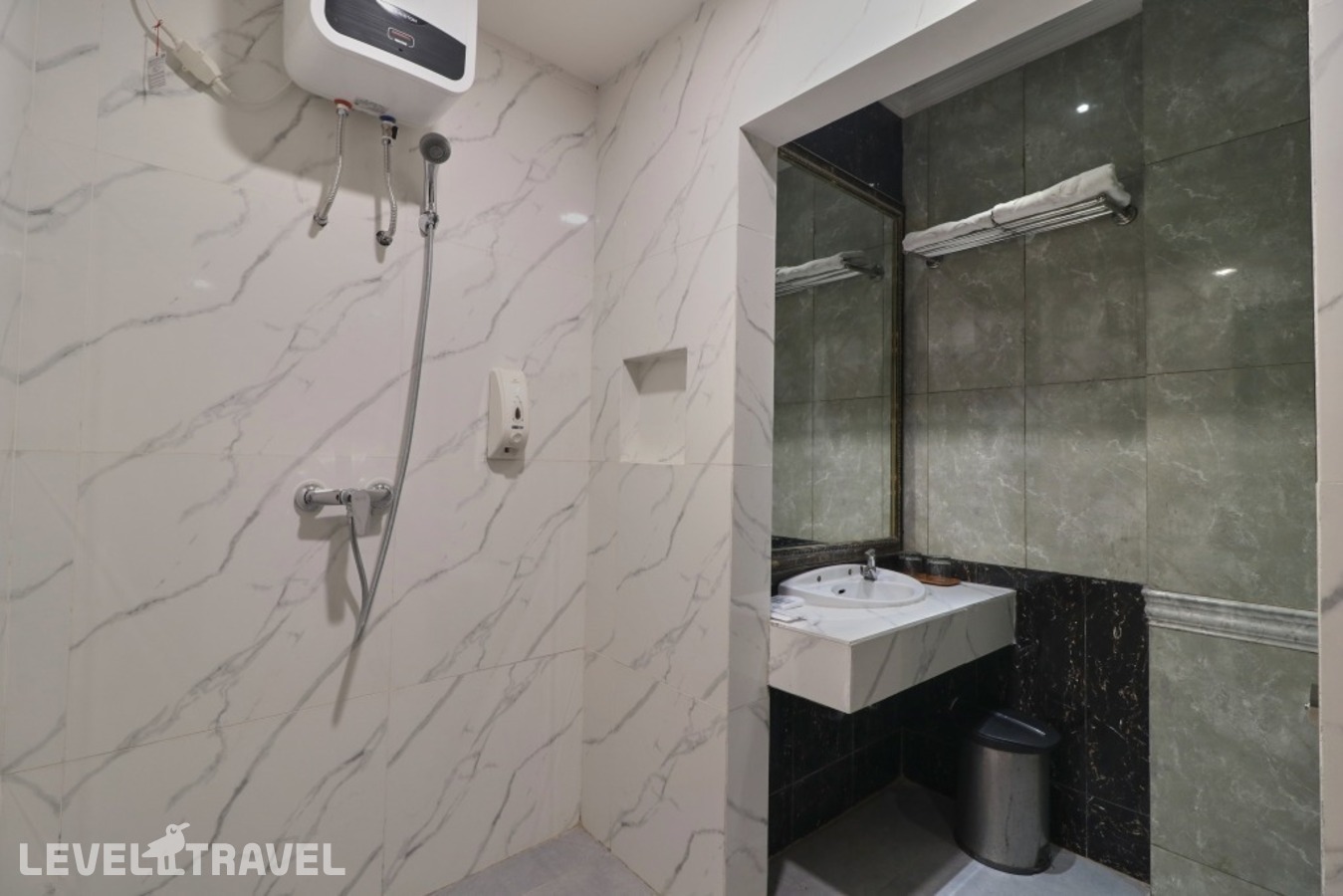 фотографии номера Номер Представительский отеля Coin's Hotel Jakarta в Индонезия(Джакарта) - фото №14