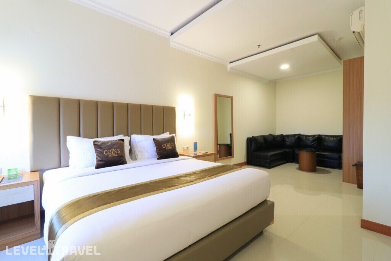 фотографии номера Полулюкс отеля Coin's Hotel Jakarta в Индонезия(Джакарта) - фото №3