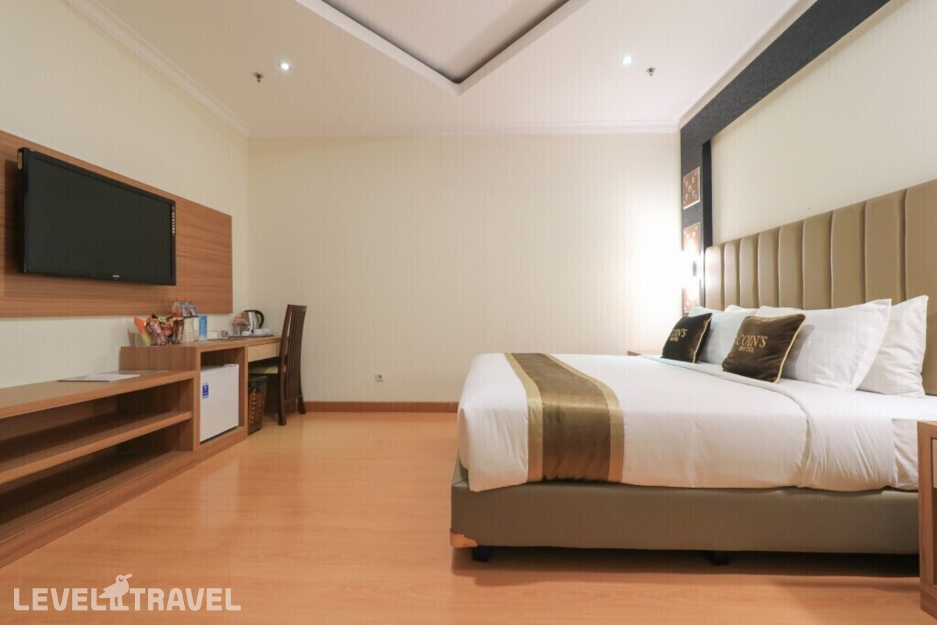 фотографии номера Люкс роскошный отеля Coin's Hotel Jakarta в Индонезия(Джакарта) - фото №4