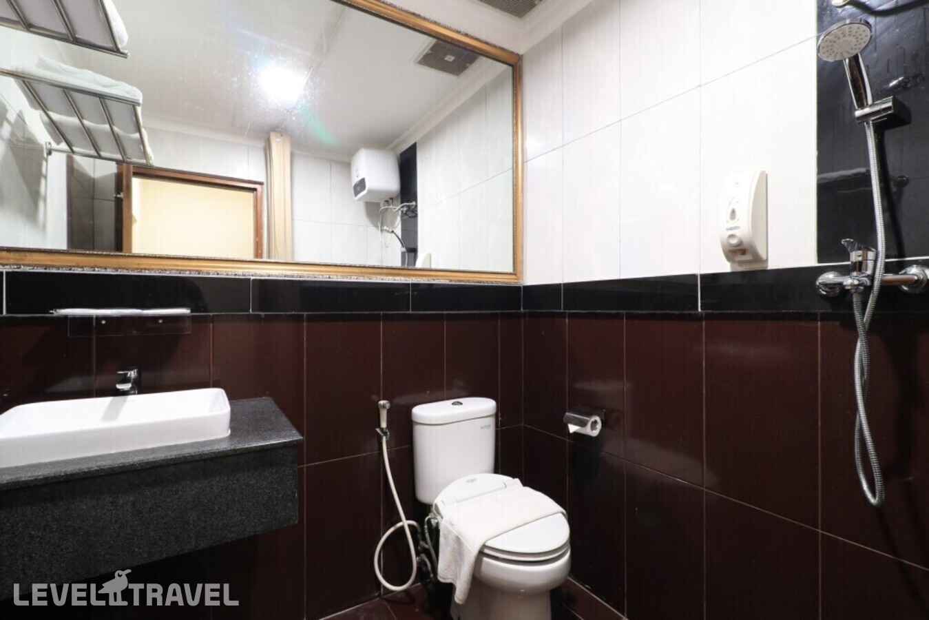 фотографии номера Люкс роскошный отеля Coin's Hotel Jakarta в Индонезия(Джакарта) - фото №5