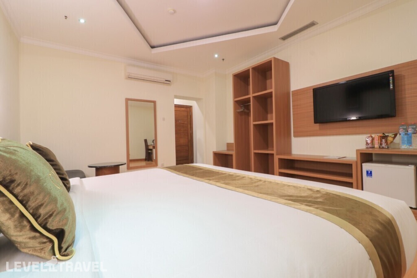 фотографии номера Люкс роскошный отеля Coin's Hotel Jakarta в Индонезия(Джакарта) - фото №2