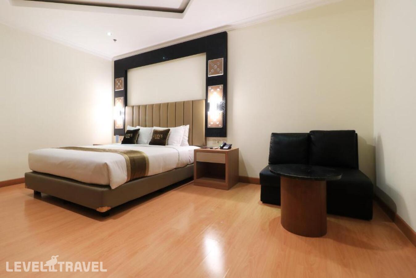 фотографии номера Люкс роскошный отеля Coin's Hotel Jakarta в Индонезия(Джакарта) - фото №9