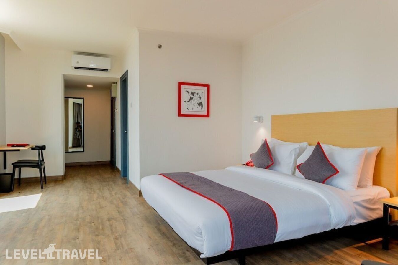 фотографии номера Люкс роскошный отеля Oyo Townhouse 2 Hotel Gunung Sahari в Индонезия(Джакарта) - фото №3