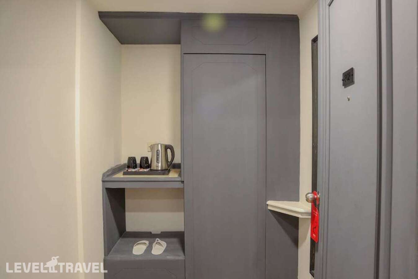 фотографии номера Люкс роскошный отеля Oyo Townhouse 2 Hotel Gunung Sahari в Индонезия(Джакарта) - фото №8