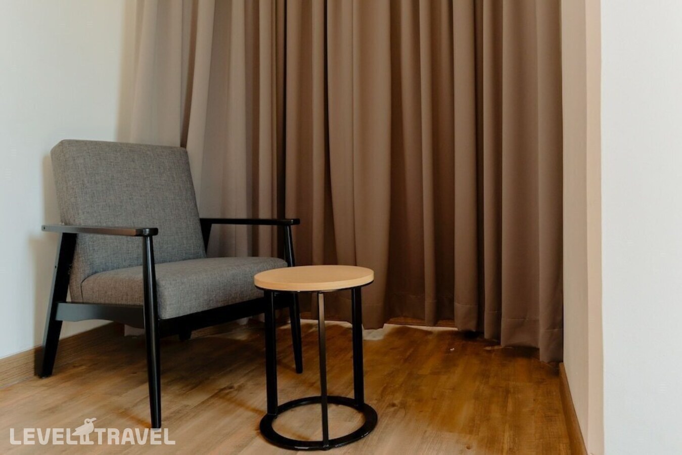 фотографии номера Люкс роскошный отеля Oyo Townhouse 2 Hotel Gunung Sahari в Индонезия(Джакарта) - фото №10
