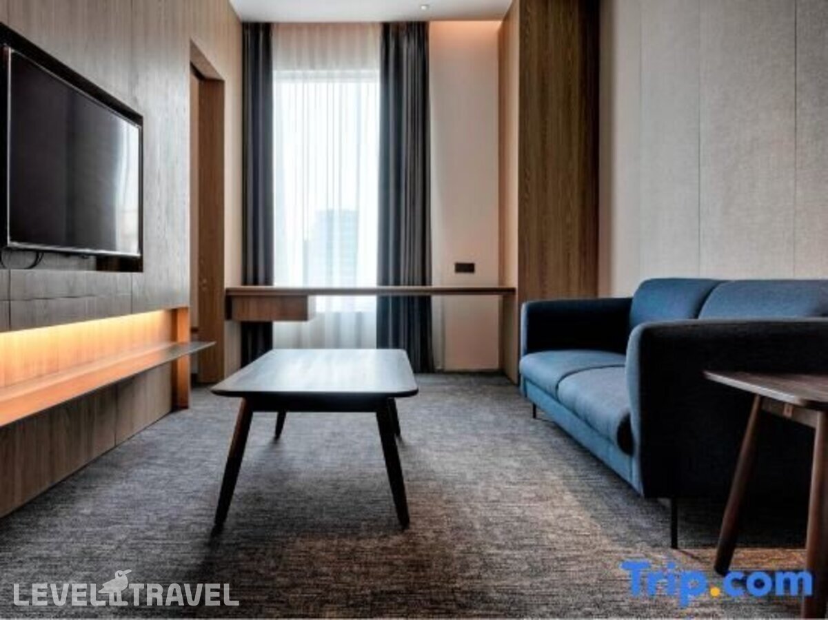 фотографии номера Люкс с видом на город отеля Aloft South Jakarta Chse Certified в Индонезия(Джакарта) - фото №2