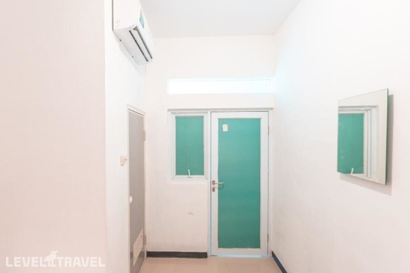 фотографии номера Стандартный номер отеля Super Oyo 2223 J&B Room Utan Kayu в Индонезия(Джакарта) - фото №1
