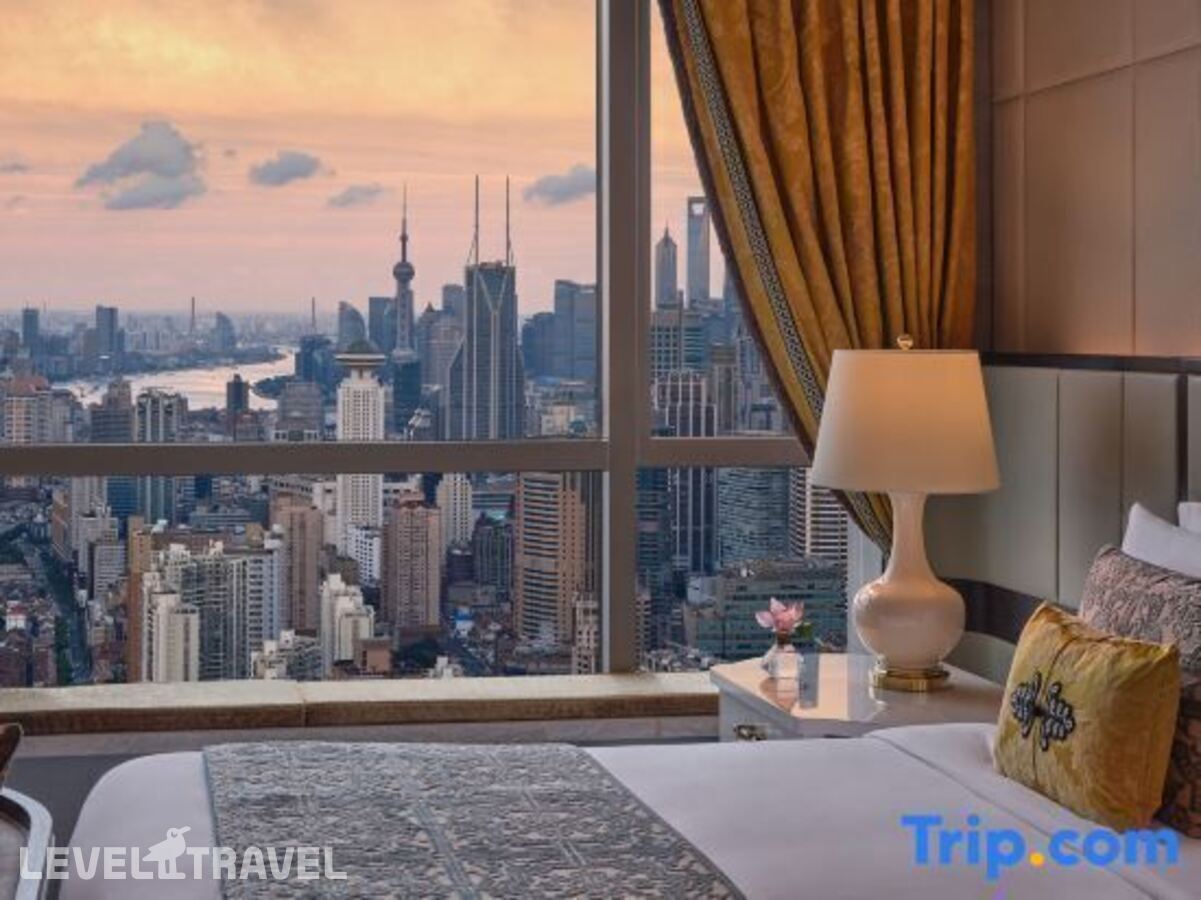 фотографии номера Делюкс с видом на город отеля The St. Regis Shanghai Jingan в Китай(Шанхай) - фото №3