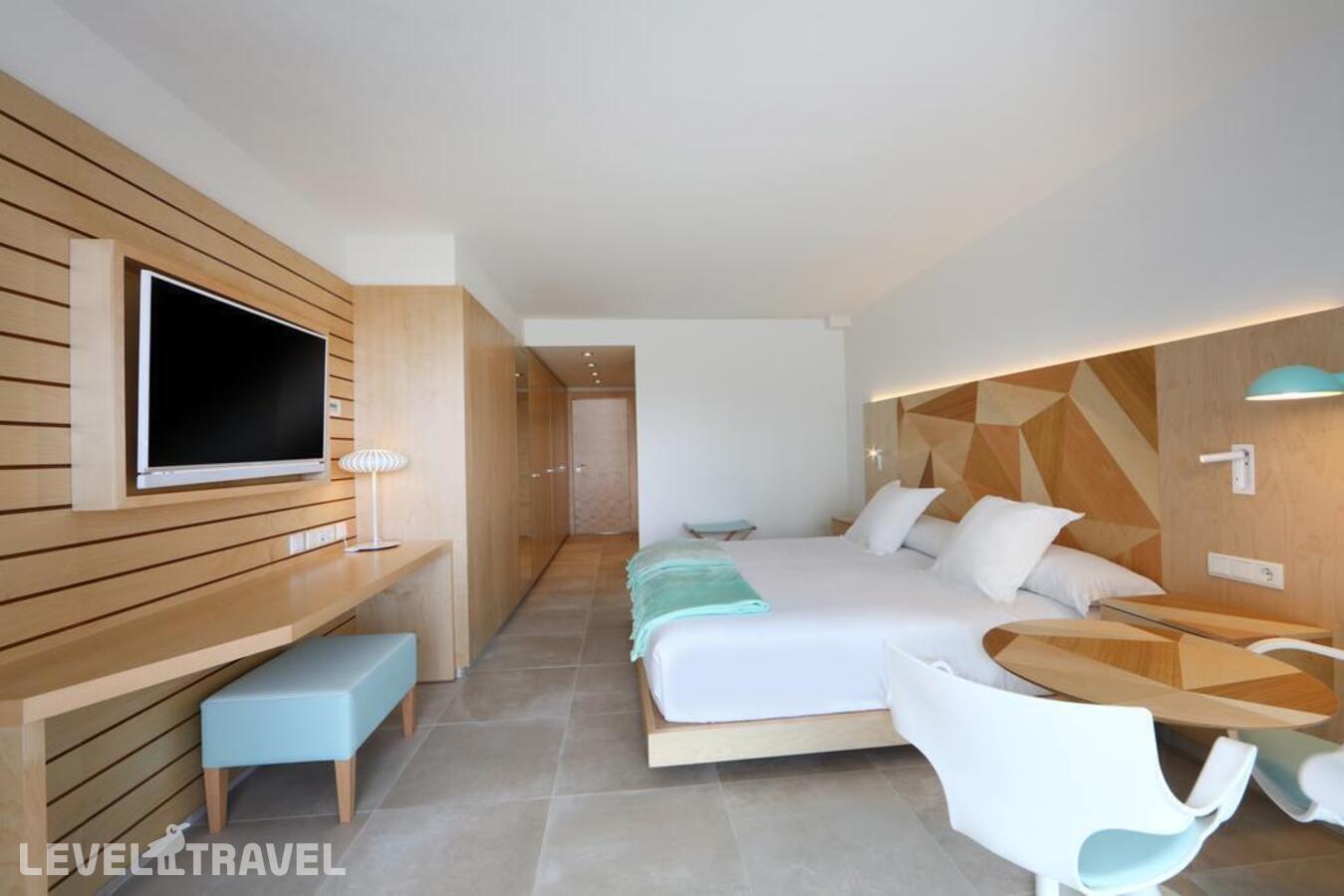 фотографии номера Стандартный с видом на море отеля Iberostar Selection Playa De Palma в Испания(Пальма-де-Майорка) - фото №1