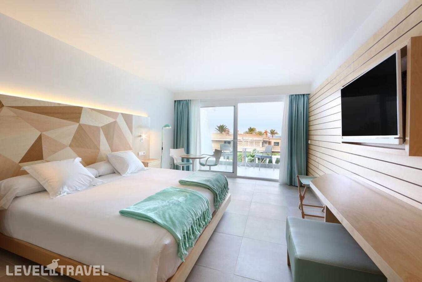 фотографии номера Семейный с видом на море отеля Iberostar Selection Playa De Palma в Испания(Пальма-де-Майорка) - фото №3