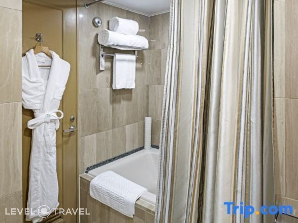 фотографии номера Делюкс (две односпальные кровати) отеля Hongqiao Jin Jiang Hotel в Китай(Шанхай) - фото №11