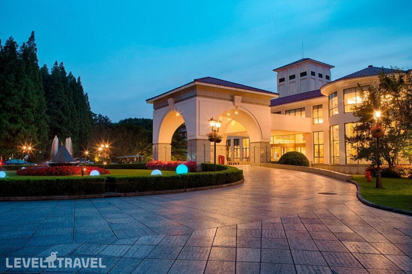 фотографии номера Стандартный (две односпальные кровати) отеля Hongqiao State Guest Hotel Shanghai в Китай(Шанхай) - фото №2
