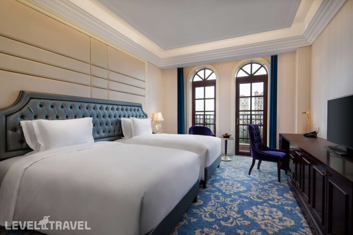 фотографии номера Делюкс с балконом отеля Radisson Blu Forest Manor Shanghai Hongqiao в Китай(Шанхай) - фото №1