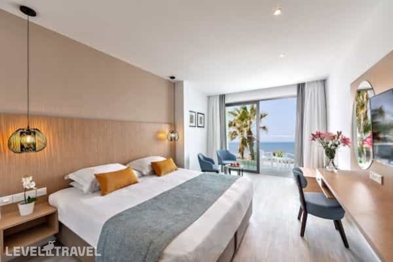 фотографии номера Стандартный с видом на море отеля Leonardo Crystal Cove Hotel & Spa By The Sea (Adults Only 16+) в Кипр(Протарас) - фото №1