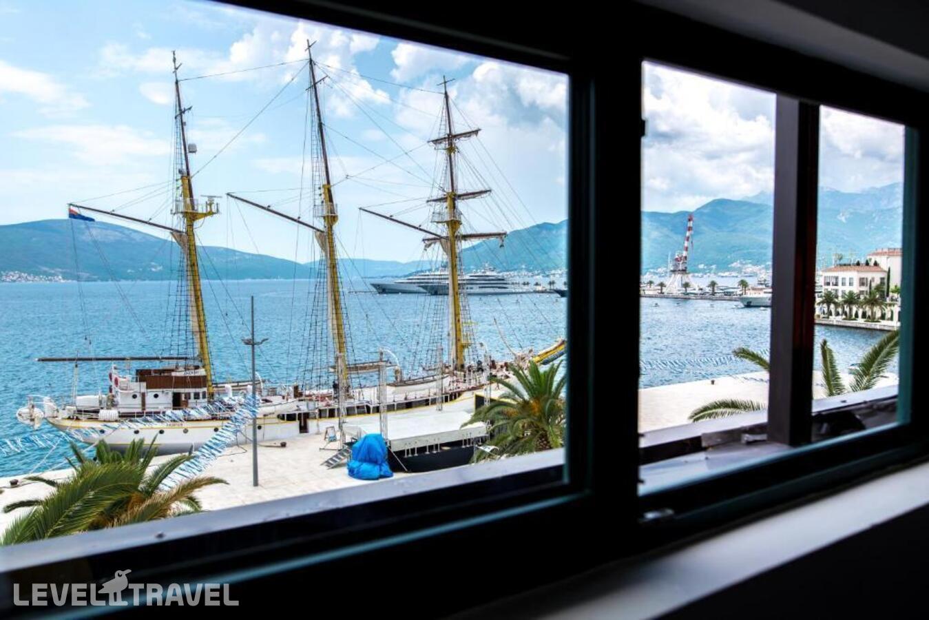 фотографии номера Люкс с видом на море отеля Astoria Tivat (Ex.Primavera) в Черногория(Тиват) - фото №52