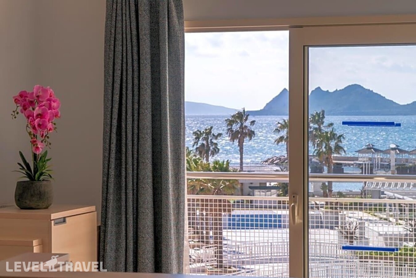 фотографии номера Улучшенный с видом на бассейн отеля La Blanche Resort & Spa в Турция(Тургутреис) - фото №12