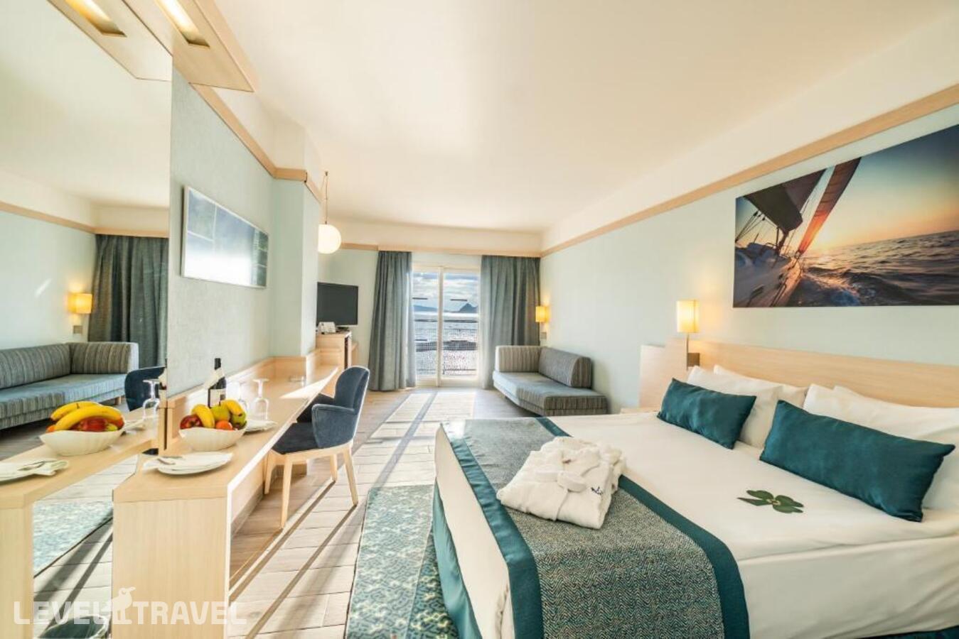 фотографии номера Делюкс с видом на бассейн отеля La Blanche Resort & Spa в Турция(Тургутреис) - фото №1