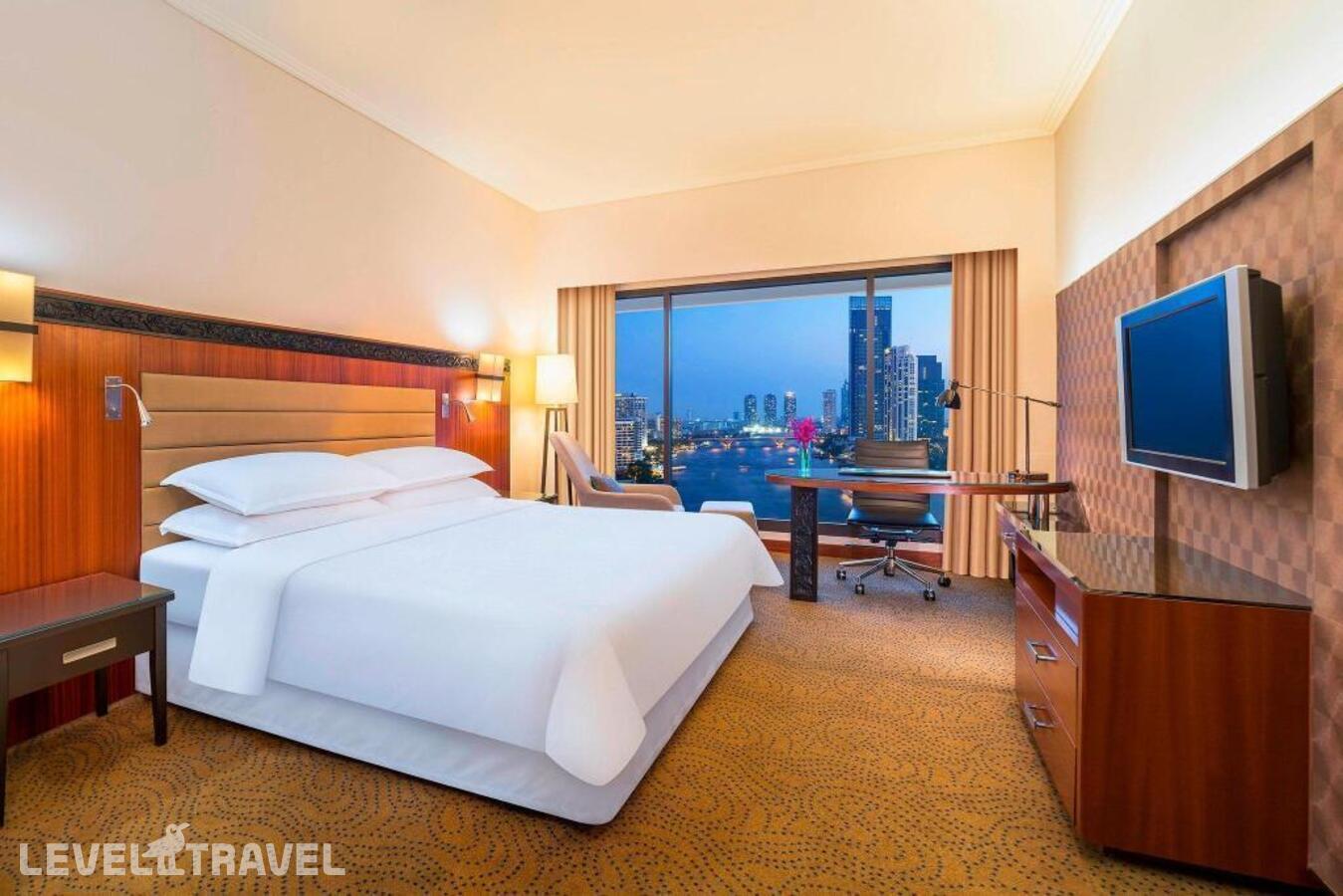 фотографии номера Делюкс с видом на реку отеля Royal Orchid Sheraton Hotel в Таиланд(Бангкок) - фото №1