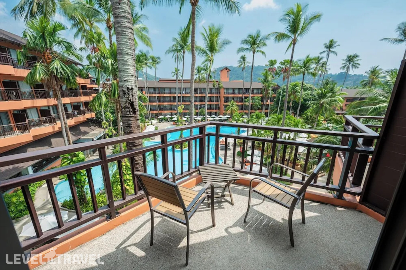 фотографии номера Номер Премьер с видом на бассейн отеля Courtyard By Marriott Phuket Patong Beach (Ex. Patong Merlin) в Таиланд(Патонг Бич) - фото №5