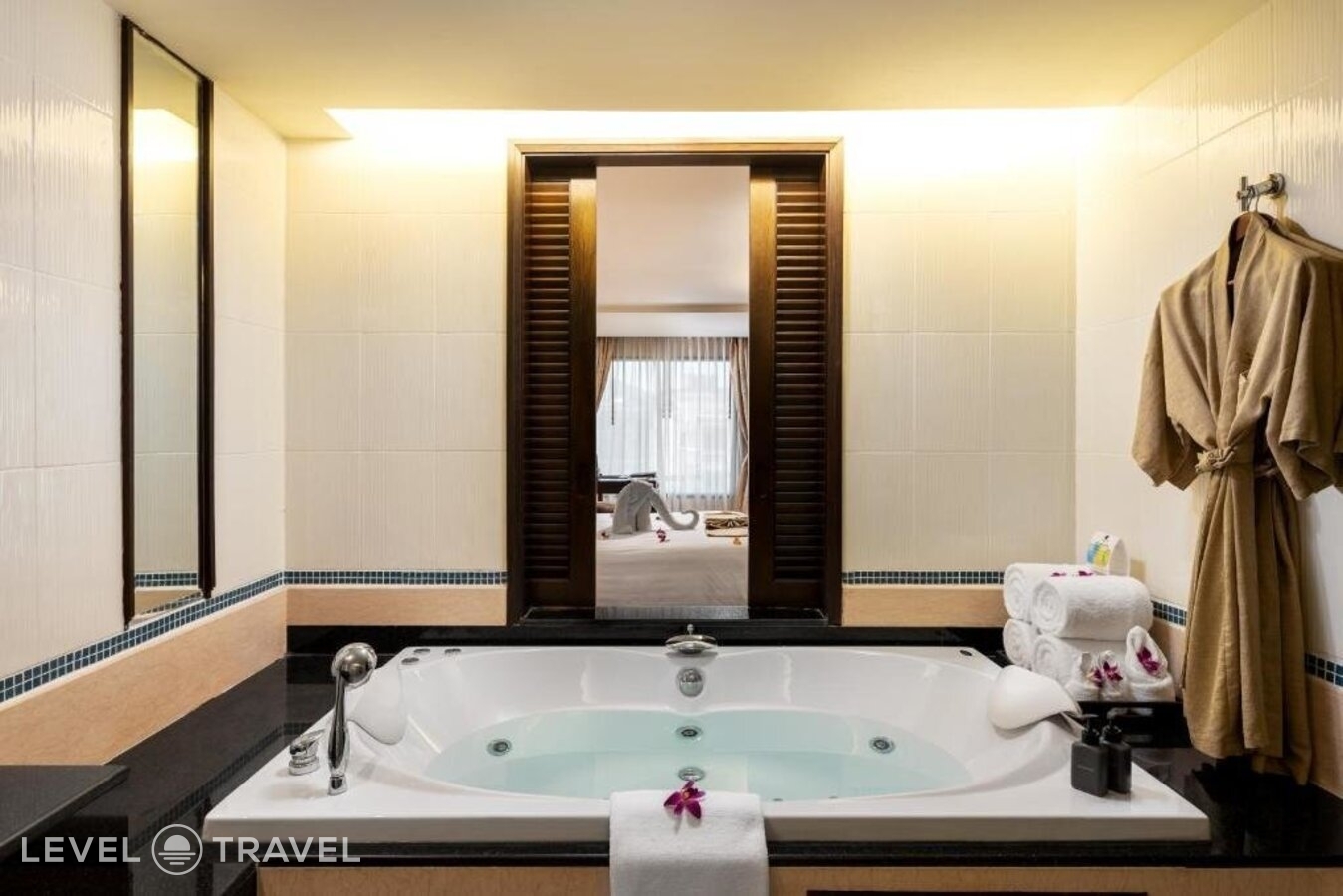 фотографии номера Представительский люкс с видом на город отеля Patong Paragon Resort & Spa в Таиланд(Патонг Бич) - фото №4
