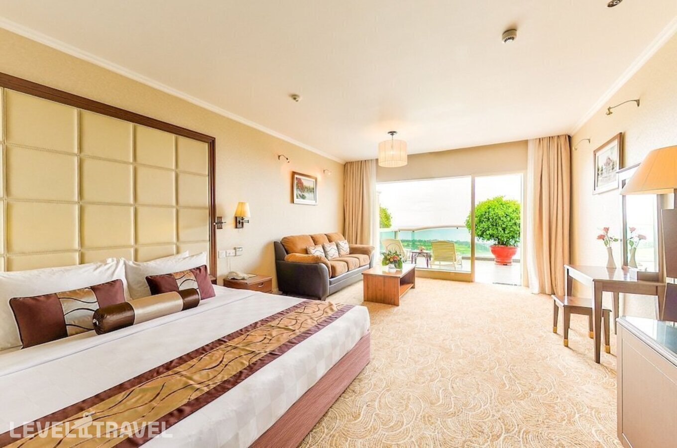 фотографии номера Делюкс с видом на море с балконом отеля Sea Links Beach Hotel в Вьетнам(Муйне) - фото №5