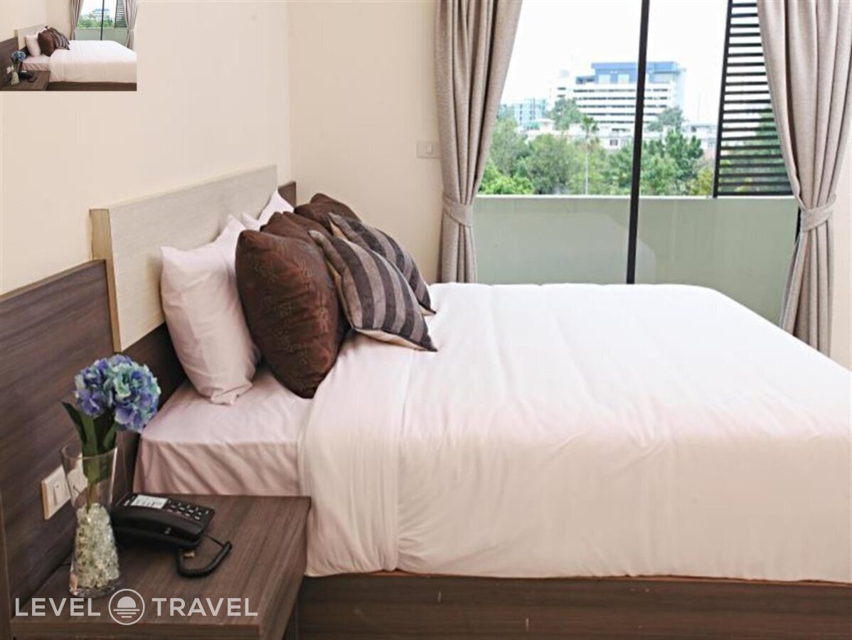 фотографии номера Делюкс с видом на бассейн отеля The Zen Hotel Pattaya (Ex. Lee Garden Resort) в Таиланд(Наклуа) - фото №1