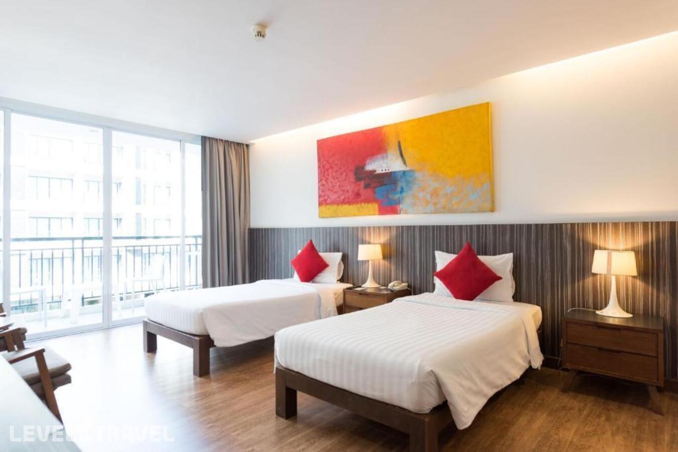 фотографии номера Делюкс с видом на город (две односпальные кровати) отеля Hotel J Pattaya в Таиланд(Центральная Паттайя) - фото №8