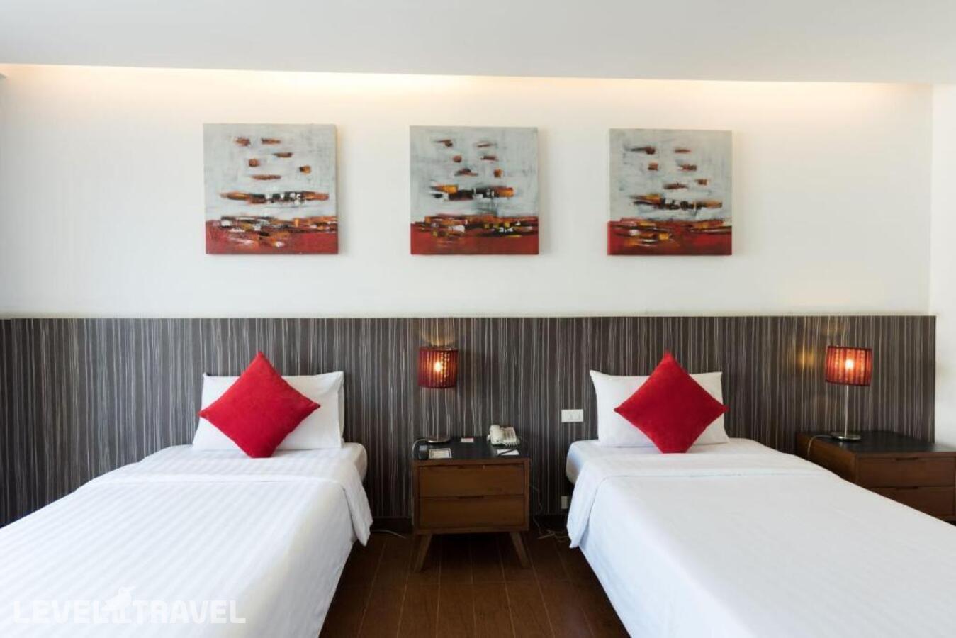 фотографии номера Делюкс с видом на город (две односпальные кровати) отеля Hotel J Pattaya в Таиланд(Центральная Паттайя) - фото №3