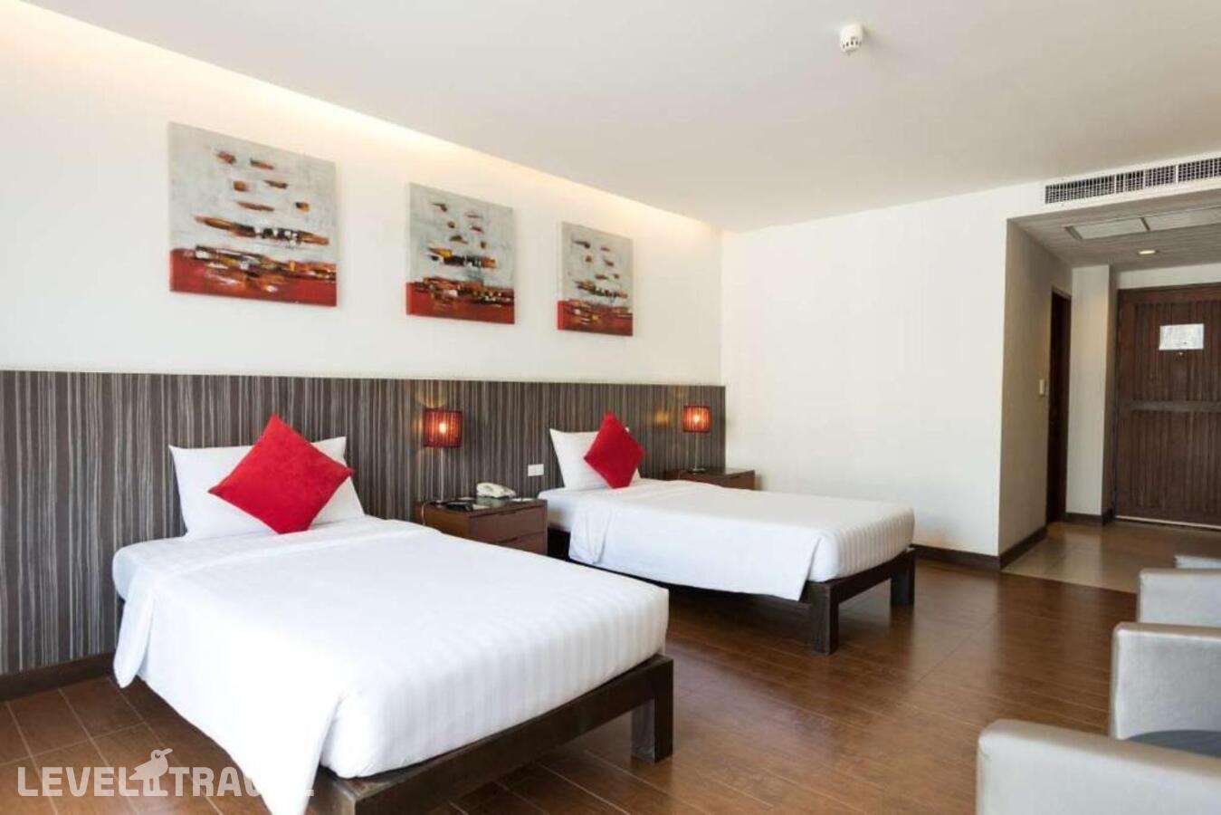 фотографии номера Делюкс с видом на город (две односпальные кровати) отеля Hotel J Pattaya в Таиланд(Центральная Паттайя) - фото №2