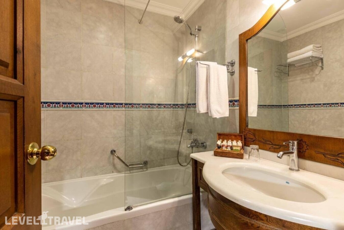 фотографии номера Делюкс (две односпальные кровати) отеля Sultanhan Hotel в Турция(Фатих) - фото №8