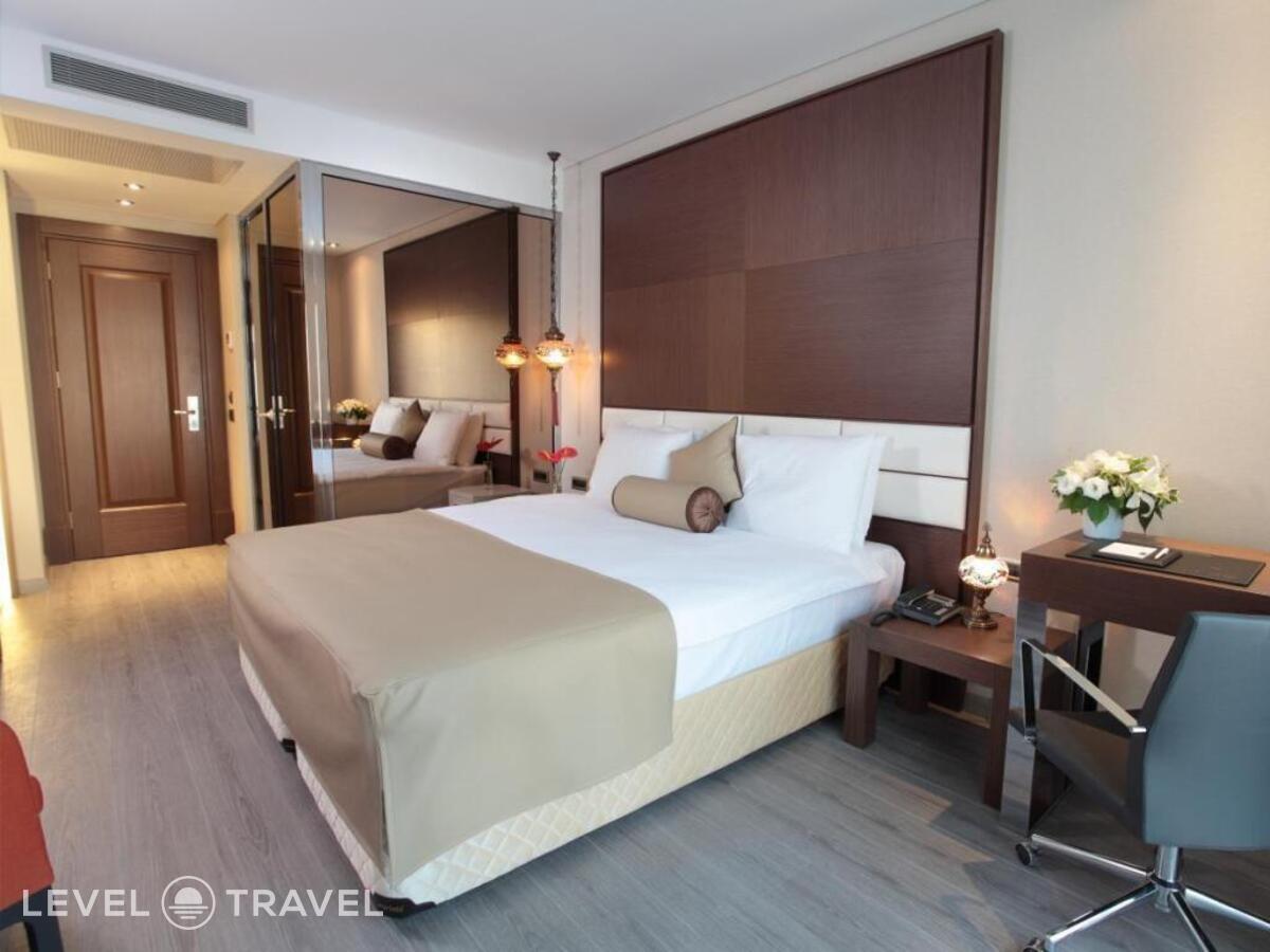 фотографии номера Улучшенный с видом на город отеля Dora Hotel Istanbul в Турция(Шишли) - фото №1
