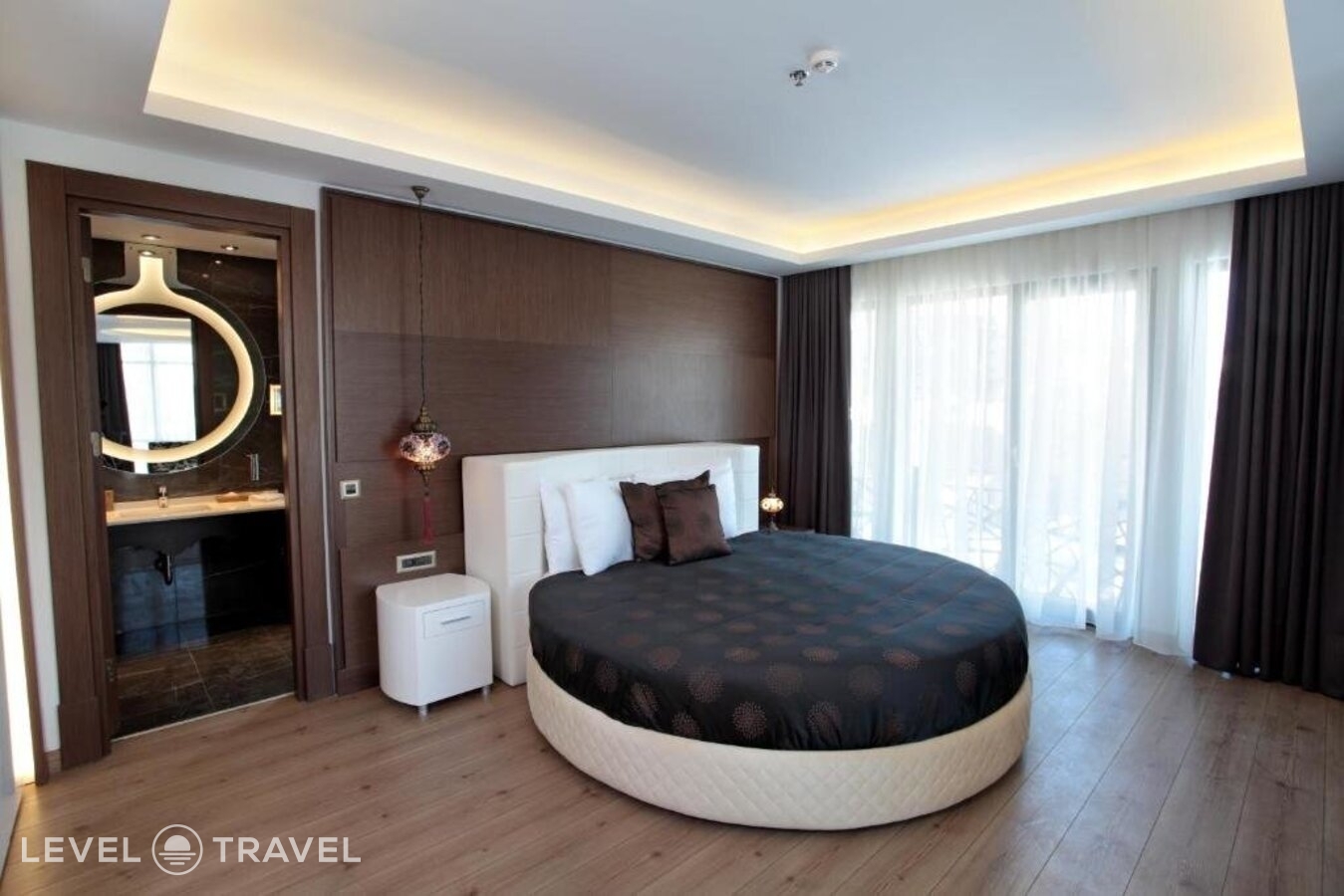 фотографии номера Полулюкс с видом на город отеля Dora Hotel Istanbul в Турция(Шишли) - фото №2