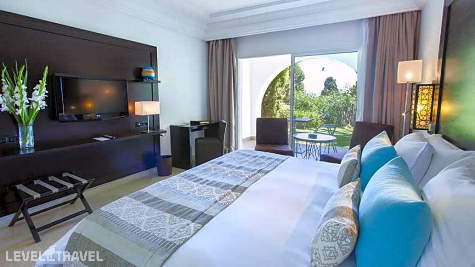 фотографии номера Делюкс с видом на море (две односпальные кровати) отеля Movenpick Gammarth в Тунис(Гаммарт) - фото №2