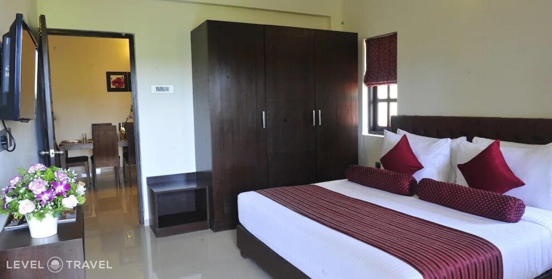 фотографии номера Трехместные апартаменты отеля Golden Tulip Hotel Goa в Индия(Кандолим) - фото №5