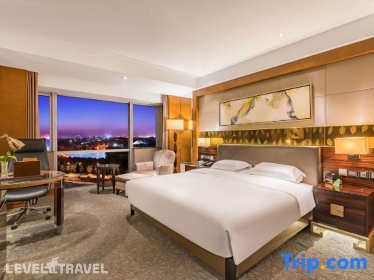 фотографии номера Представительский номер отеля Lake View Hotel (Ex. Radegast Lake View Hotel) в Китай(Пекин) - фото №2