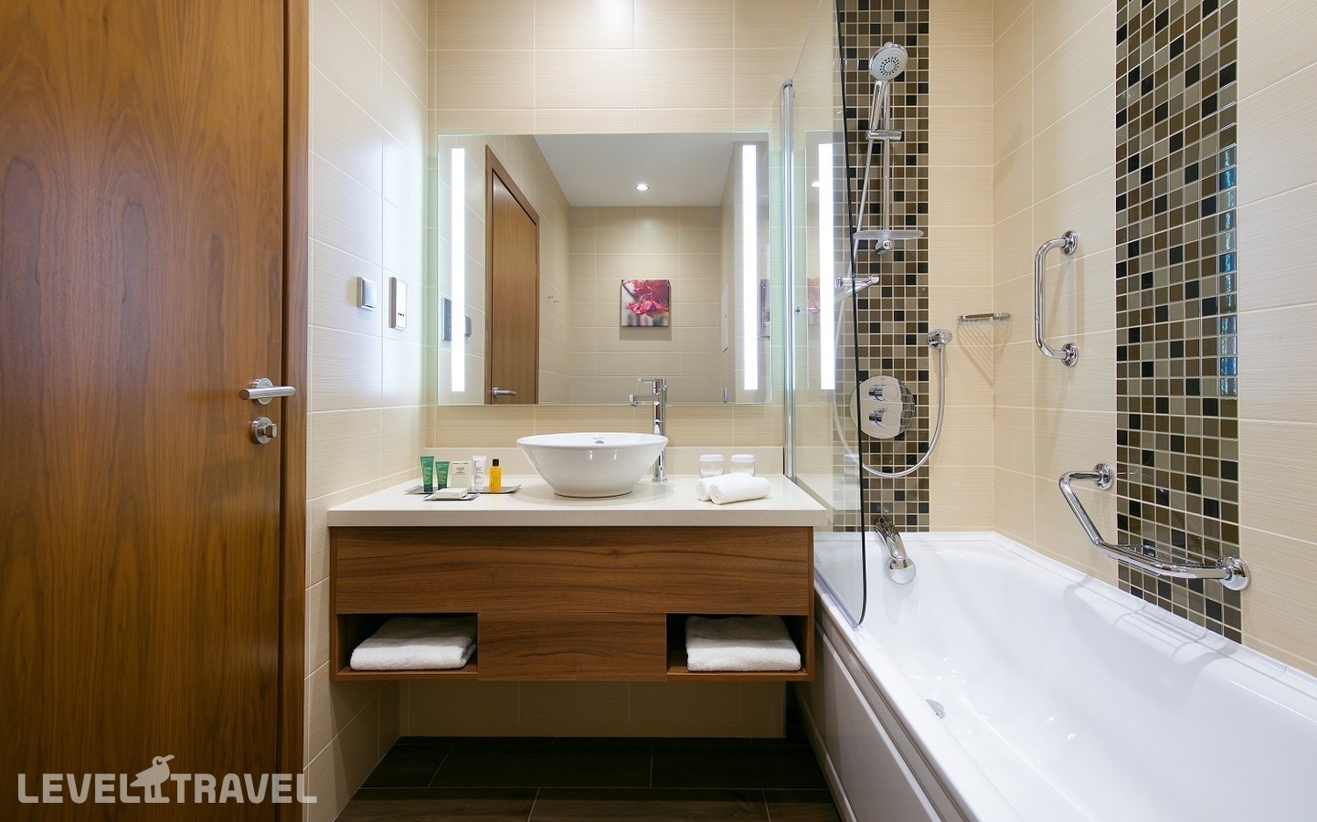 фотографии номера Номер Комфорт отеля Hilton Garden Inn Volgograd в Россия(Волгоград) - фото №2